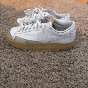 Nike Women's White and Gray Sneakers